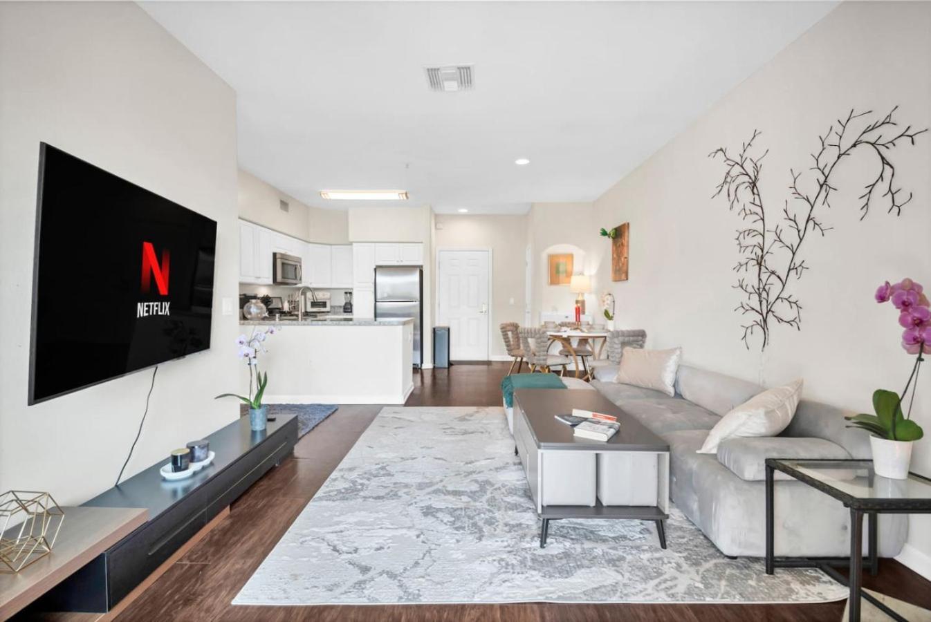 Lux Oasis In Woodland Hills Holiday home